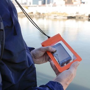 Kikkerland - Kikkerland WATERPROOF PHONE SLEEVE Su Geçirmez Telefon Kılıfı